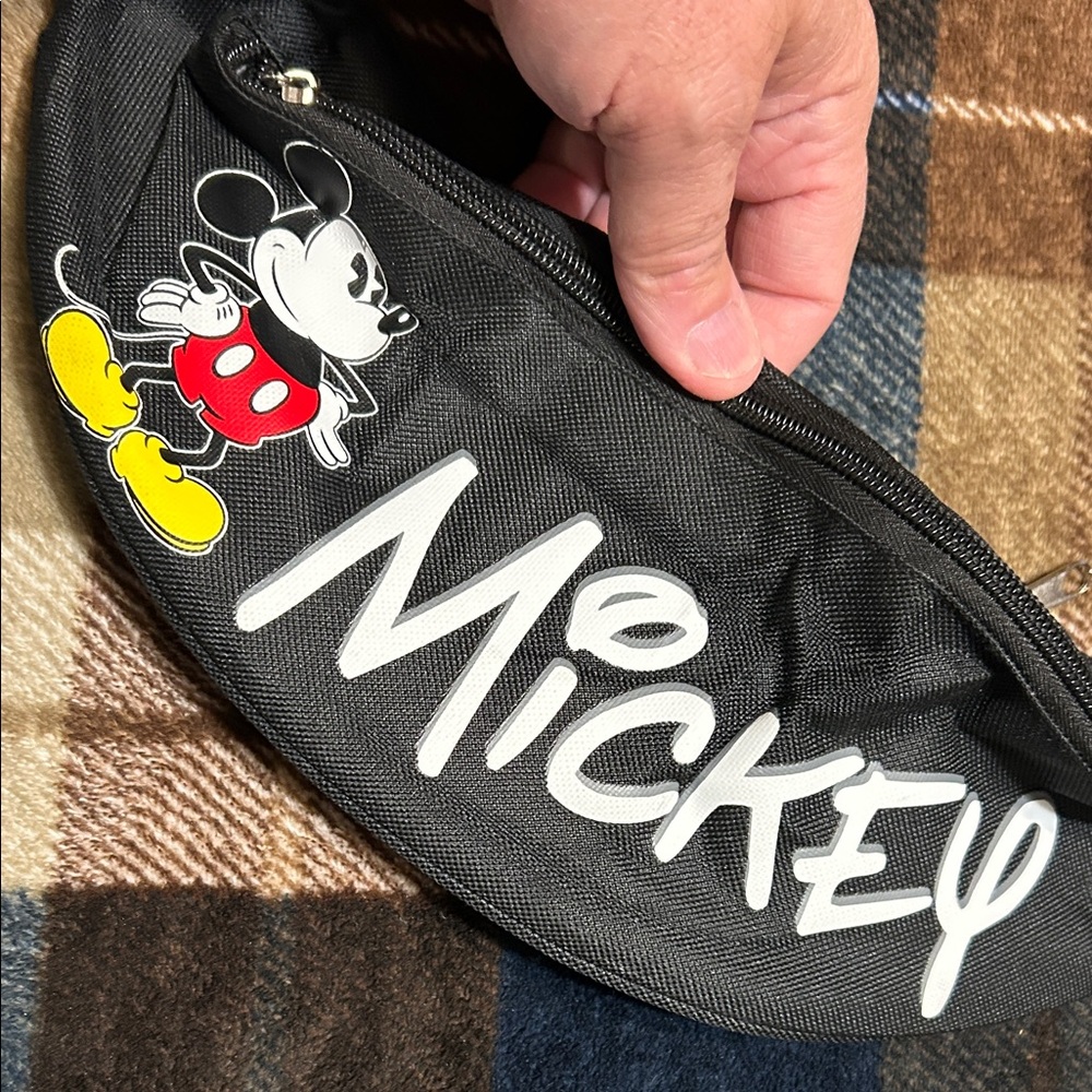 Disney Mickey Mouse Black Waist Bag givie - Picture 2 of 9